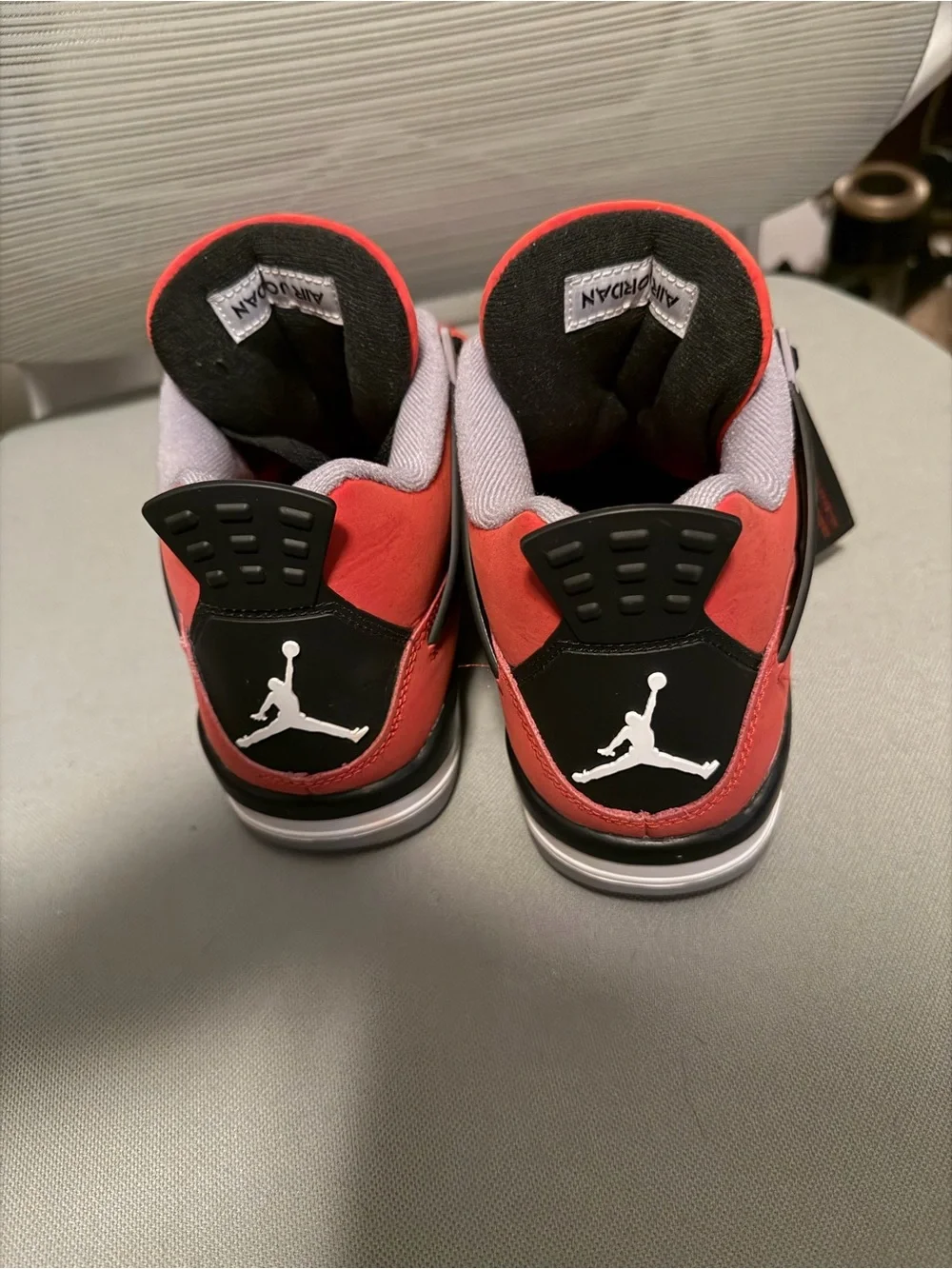Air Jordan 4 Retro “Toro Bravo” Red – Size 7Y/ Womens 8.5